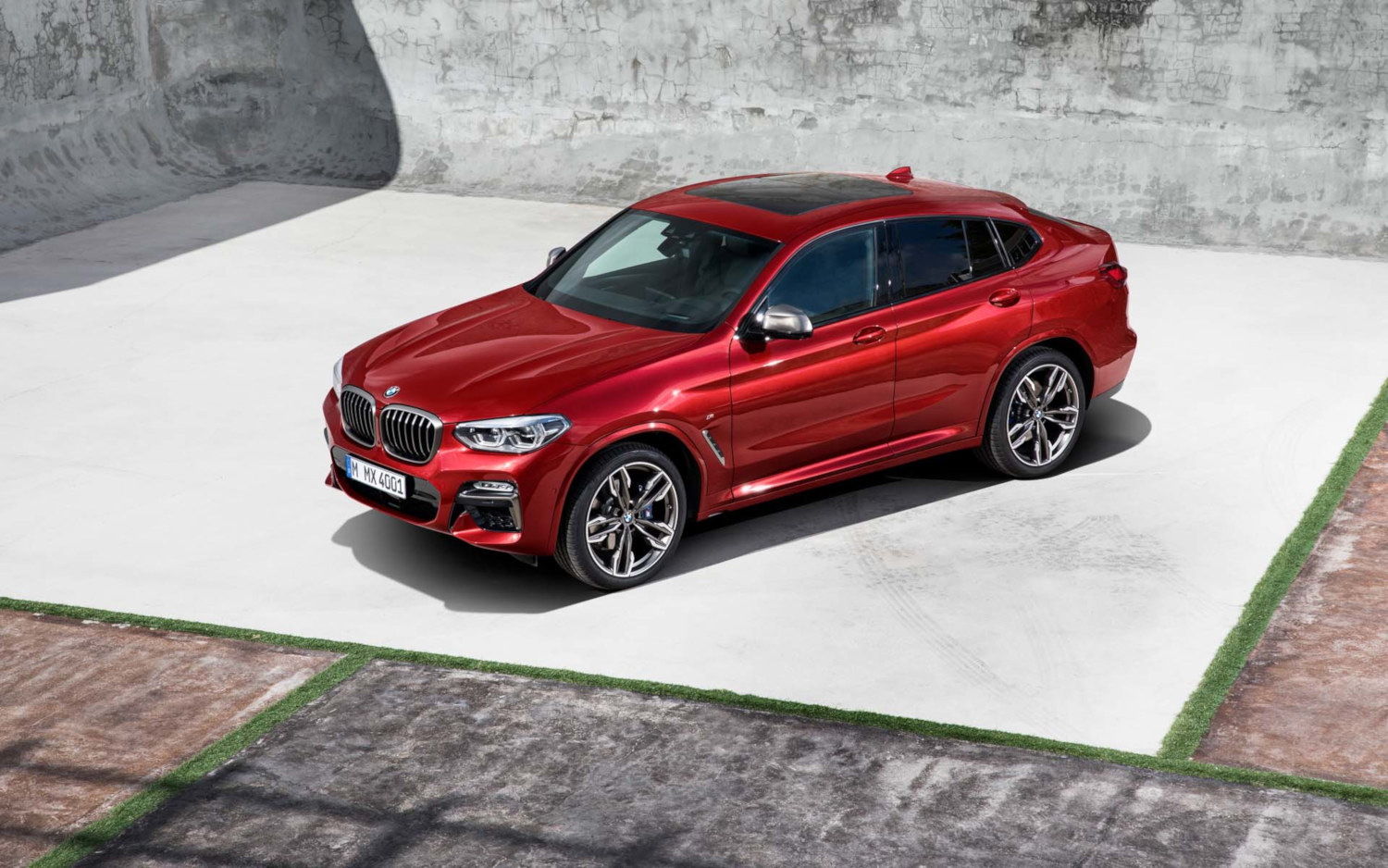 bmw-x4-m40i-2020-suv-drive